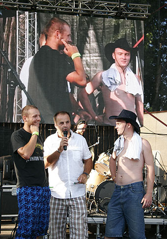 Prekonávanie slovenských rekordov na letných festivaloch je veľmi oblúbené. 7. a 8. augusta 2009, Červeník.