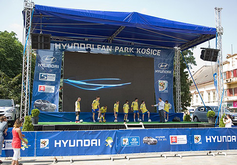 Hyundai Fun Park Košice bude otvorený 30 dní, počas MS vo futbale a košičania môžu sledovať všetky zápasy. V deň otvorenia boli pripravené mnohé futbalové súťaže. 11.6.2010 Košice.